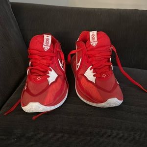 Red kyrie Irving 5. Sneakers very good condition good hooping shoes